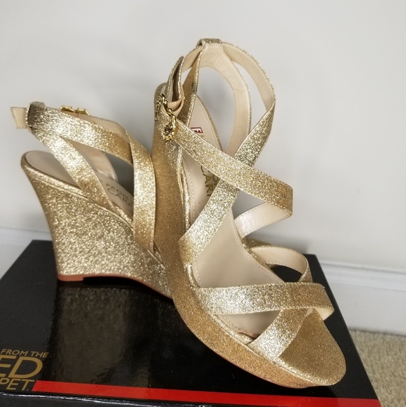 Platform high heels wedge shoes. - Picture 2 of 4